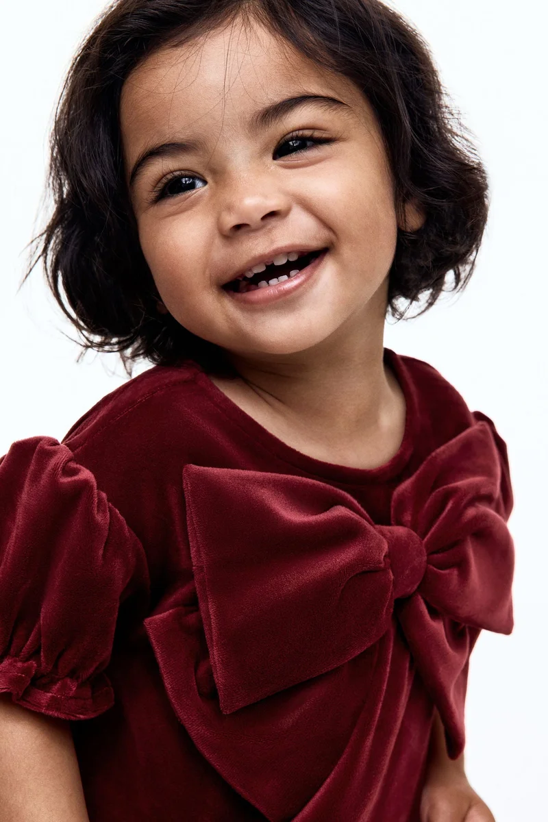 اتش اند ام فستان من الفيلور بتفاصيل فيونكة